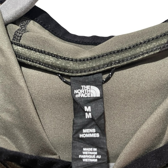 The North Face Mens Hiking Gear Pullover Hoodie. Color CAMOUFLAGE GREEN. Size M. - Picture 5 of 8
